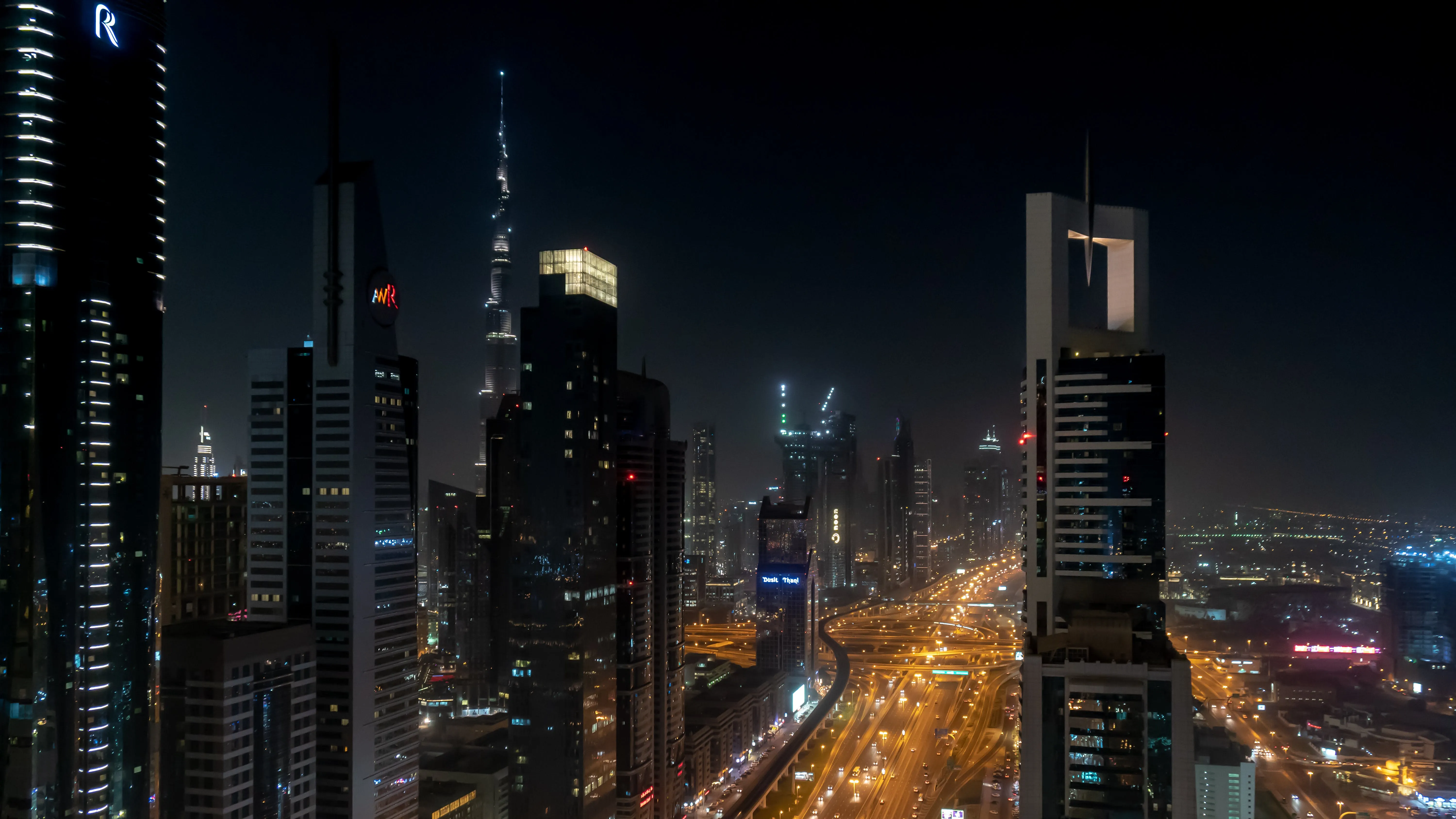 Amazing Dubai Tour Package From Delhi 